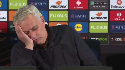 Basın toplantısında kriz! Mourinho’nun hareketi olay oldu