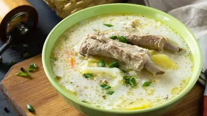 Annelerimizin Mucize Tarifi Geri Döndü! İşte Kemik Suyu Çorbasının Sırları