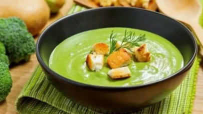 Her Kaşığı Şifa: Evde Kolayca Yapabileceğiniz Kabak Çorbası Tarifi