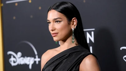 Dua Lipa’nın Güzelliğinin Sırrı Ortaya Çıktı: Annesi Onu Gölgeledi!