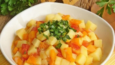 Hem Bütçe Dostu Hem Lezzetli: Patates Pilaki Tarifiyle Tanışın!