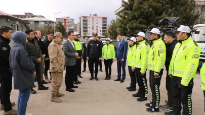 Bitlis Valisi Karakaya: Huzurlu ve kazasız bir bayram için trafik kurallarına uyalım!