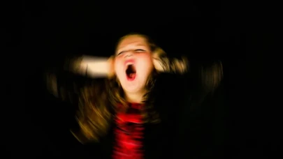 Psikolojik Rahatlamanın Sırrı Çığlık Terapisinde mi? Çığlık Terapisi Nedir, Nasıl Uygulanır, Kökeni?