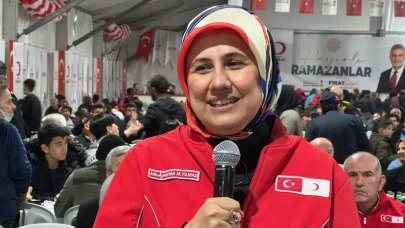 Ramazan’ın bereketi Maraş’ta paylaşıldı: Kızılay Başkanı Yılmaz, depremzedelerle iftar açtı!