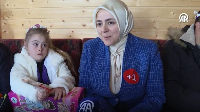 AK Parti Kadın Kolları Başkanı Ercan Down Sendromlu Çocuklarla Bir Araya Geldi