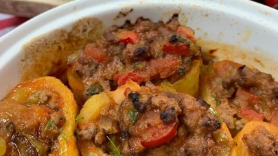 Bu Tarifle Parmaklarınızı Yiyeceksiniz: Kıymalı Patates Dolması Nasıl Yapılır?