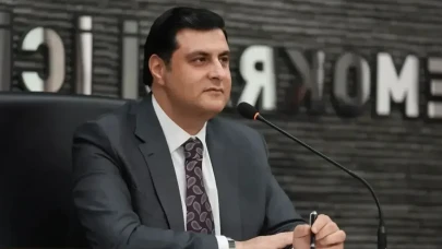 Umut Yılmaz’ın Ailesi Kimdir? Annesi, Babası, Abisi, Kardeşi, Aile Geçmişi Hakkında Tüm Detaylar