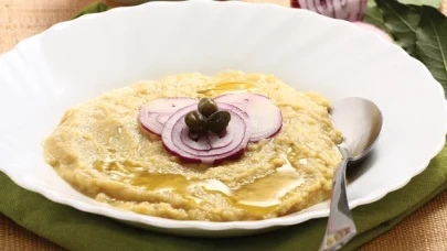 Ege Mutfağının Vazgeçilmezi! Zeytinyağlı Fava Tarifiyle Lezzet Şöleni