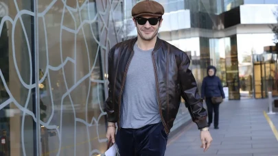 Ünlü Oyuncu Burak Deniz’den AVM Çıkarması! Hayranlarını Mest Etti