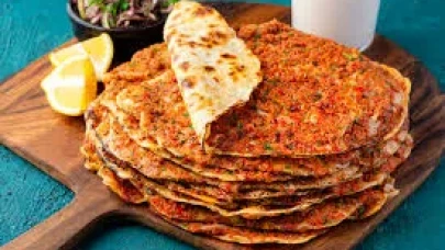 Fırında mı, Tavada mı? En İyi Ev Yapımı Lahmacun Tarifi
