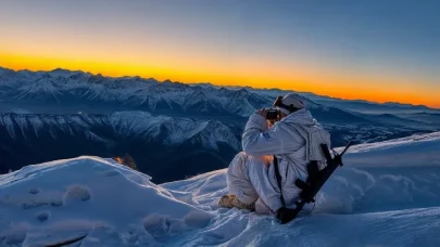 Mehmetçik, sınır hattında dondurucu soğukta görev başında