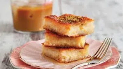 Bayat Pideyi Sakın Atmayın! Bu Tarifle Şerbetli Tatlıya Dönüştürün