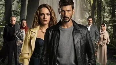Hudutsuz Sevda’da Şok Ayrılık! İki Başrol Diziden Neden Ayrılıyor?