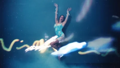 Dua Lipa’dan Muhteşem Geri Dönüş: "Handlebars" ile Herkesi Kendine Hayran Bıraktı!