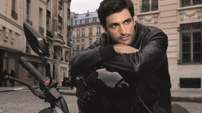 Formula 1’in Karizmatik Yıldızı Carlos Sainz’tan Güzellik Dünyasına Büyük Adım!