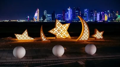 Katar’da Ramazan coşkusu: Gökdelenler ışıklarla süslendi!