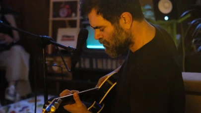 Teoman Kumbaracıbaşı kiminle evli, eşi kim, evli mi, eşi kaç yaşında, çocuğu var mı?