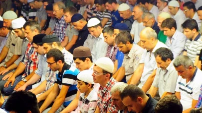 Diyanet, Cuma Hutbesinde Uyardı: Reyting Uğruna Aile Mahremiyeti Yok Ediliyor