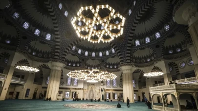 İtikâfa Girmek Nedir, Nasıl Yapılır, Ne Zaman Girilir, Niyeti Nasıl Yapılır, Kimler Girebilir?