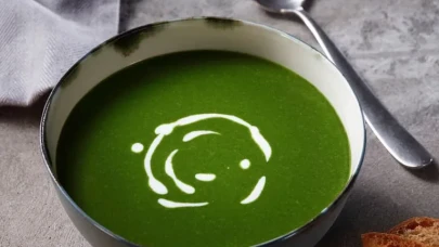 Şifa Dolu Bir Kase: Kremalı Ispanak Çorbası ile Bağışıklığınızı Güçlendirin!