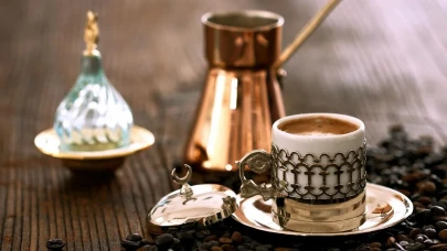 Sade Değil Sanat: Vogue Esintili Bayram Kahvesiyle Misafirlerinizi Etkisiz Bırakın!