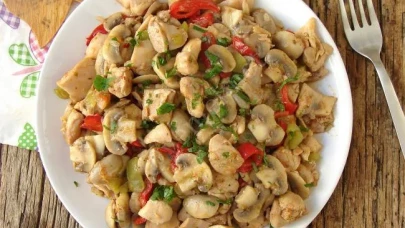 Lezzet Şöleni: Tavuklu Mantar Sote Tarifiyle Sofranıza Ziyafet Katın!