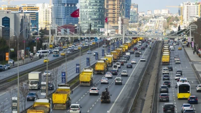 İBB'nin Kararı Hafriyatçıları İsyan Ettirdi! Yüzlerce Araç Yolları Kilitledi