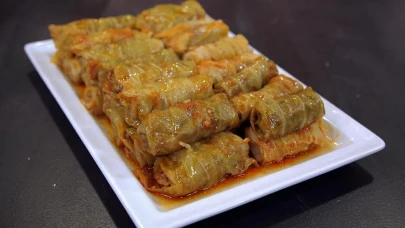 Bu Tarif Kaçmaz! Lahana Sarmasını Böyle Yapınca Tadına Doyamayacaksınız