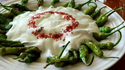 Yoğurtlu Biber Kızartması Tarifi: 10 Dakikada Hazır!