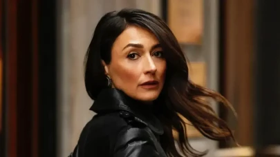 Özlem Çınar Kiminle Evli, Eşi Kim, Çocukları, Ne Mezunu, Kilo, Boy, Göz Rengi, Kaç Yaşında? Hayatı ve Kariyeri