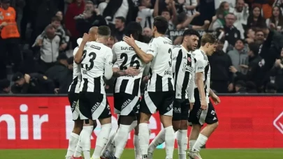 Okan Buruk’un Planı Çöktü: 2-1’lik Yenilgiyle Namağlup Unvan Tarih Oldu!