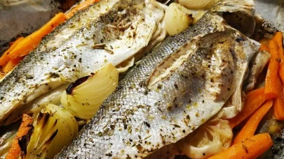 Dışarıda Yemeye Son! Evde Lokanta Usulü Fırında Levrek Yapın