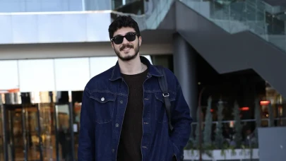 Genç Kızların Gözdesi Enes Koçak’tan Alışveriş Molası!