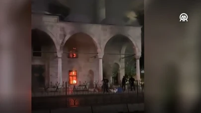 Molla Çelebi Camii’nde Korkutan Yangın Kameralara Yansıdı!
