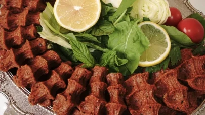 Maden Suyu ile Yoğurmadan Etsiz Çiğköfte Tarifi! Kolay ve Lezzetli