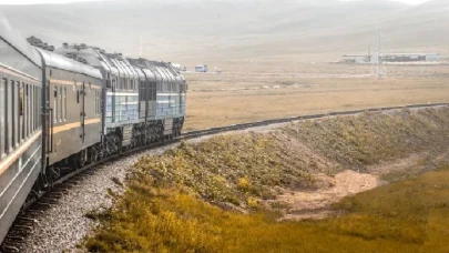 Endonezya’da Feci Tren Faciası! Ölü ve Yaralılar Var