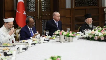 İftar sofrasında tarihi buluşma: Tüm inançlara kucak açan Türkiye vurgusu