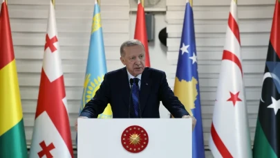 Cumhurbaşkanı Erdoğan: ‘Türkiye’yi hedef alan sinsi planları yırtıp atıyoruz!’