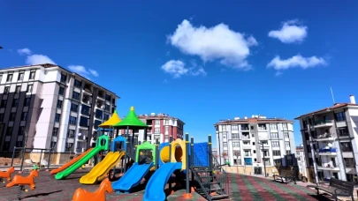 TOKİ depremzedeleri yeni yuvalarına kavuşturuyor!