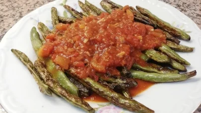 Yazın En Kolay Yemeği! Bu Fasulye Kızartmasına Bayılacaksınız!