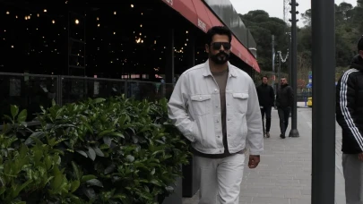 Burak Özçivit Yaz Modasına Damga Vurdu! Vadistanbul’da Stiliyle Göz Kamaştırdı