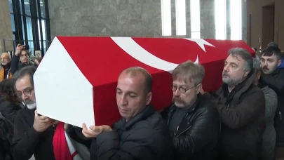 Usta Tiyatrocu Ahmed Levendoğlu Zincirlikuyu Mezarlığı'nda Toprağa Verildi