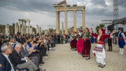 Girit’ten Side’ye Tat Yolculuğu Başladı: Apollon’un Gölgesinde Unutulmaz Festival