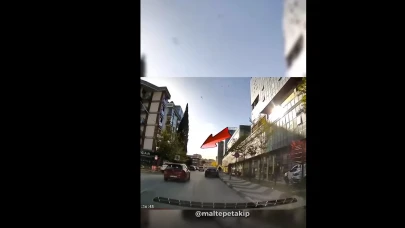 Araca Çarpıp Kaçan Sürücü Hızla Uzaklaşarak Kayıplara Karıştı