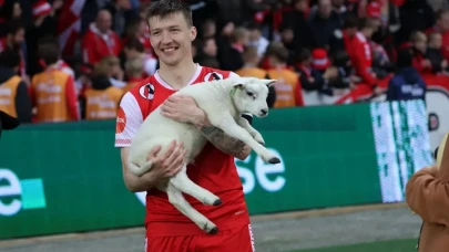 Norveç Ligi'nde İlginç Hediye: Kuzu