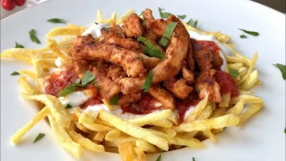 Bu Lezzet Akşam Yemeğinizin Yıldızı Olacak: Tavuk Çökertme Tarifi!