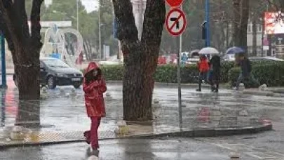 Muğla’da Gök Gürültülü Sağanak ve Fırtına Hayatı Olumsuz Etkiledi: Sahillerde Zor Anlar Yaşandı