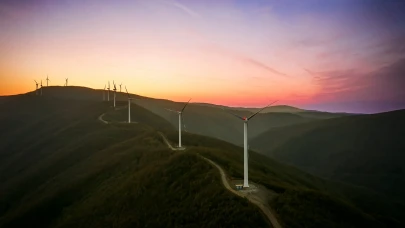 Türkiye Enerjide Vites Yükseltiyor: Dağıtım Şirketlerinden Dev Yatırım Atağı