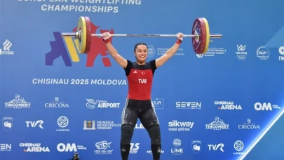 Kadın Halterinde Zirveye Bir Adım: Aysel Özkan Altını Kaptı, Gümüşle Taçlandırdı!