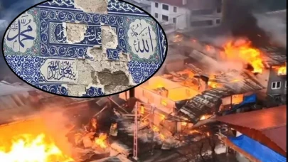 Yangında Harabeye Dönen Cami'de Mucize: 'Allah' ve 'Muhammed' Yazılarına Alevler Dokunamadı!